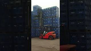 SUPER Skilled Forklift Operator #forkliftoperator #forkliftdriver #shorts