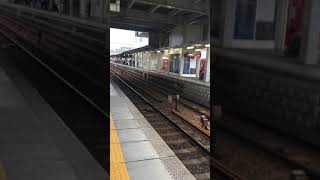 名鉄2233f特急岐阜行き国府宮駅到着名鉄2209f＋3114f快特豊橋行き国府宮駅発車