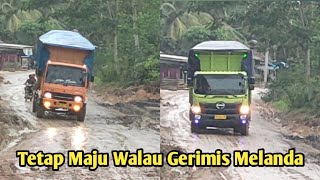 Truk Fuso Hd 220ps Vs Hino Di Jalan Licin Yang Di Guyur Hujan