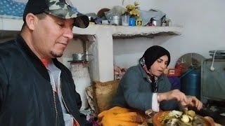 اليوم وجدنا انا والزوشة  وحد الطجين اول مرة عدي ناكلو في حياتي طلع يسلام👍