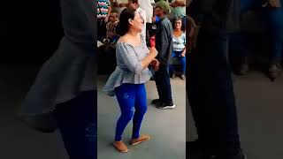 Lisseth Bailarina De La Plaza Libertad Goza De La Rica Cumbia.