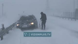 Veriu në pushtetin e dëborës, rruga e Arbrit e pakalueshme, dhjetra makina mbeten te bllokuara