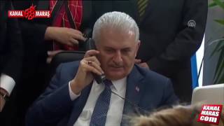 Başbakan Yıldırım, Engelli Koordinasyon Merkezi'nde telefona baktı