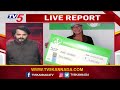 us woman frustrated after receiving wrong lottery ticket wins ₹17 crore jackpot 17 ಕೋಟಿ ಗೆದ್ದ ಮಹಿಳೆ