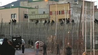 Imigrantes clandestinos chegaram à cidade espanhola de Melilla