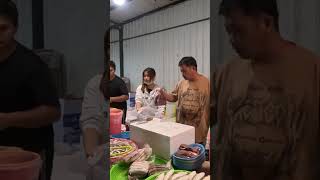 假日 媽媽很悠哉沒有忙碌催促 竹東市場 中彰海龍王 Amazing seafood auction, selling for crazy price, #freshseafood 1 MP4 0 12