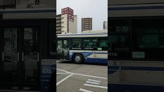 JR大曽根駅のロータリーで、愛知県警のパトカーを待機している様子　２０２４年６月２日撮影