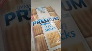 Premium Fresh Stacks crackers