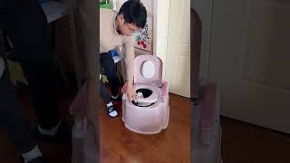 Movable toilet in the elderly bedroom