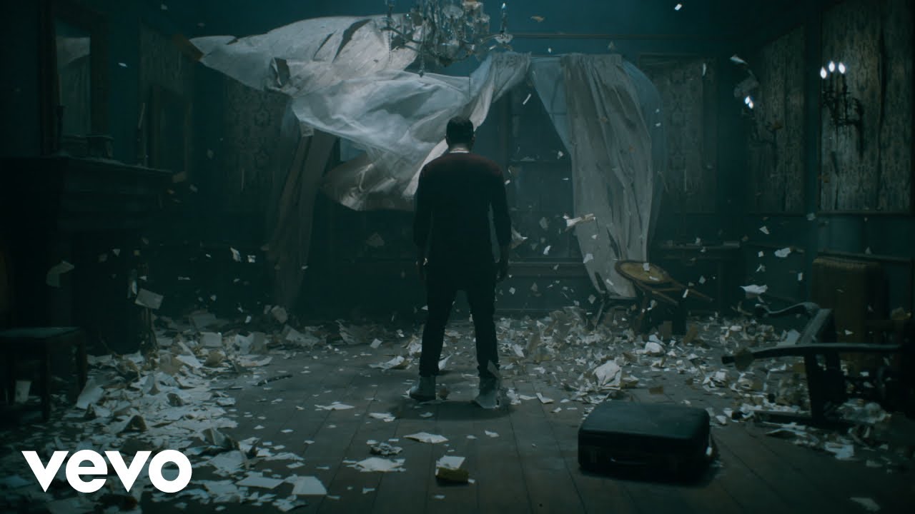 Eminem - River (feat. Ed Sheeran) Eminem - River (feat. Ed Sheeran)