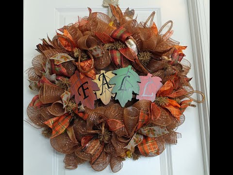 How to make a Fall Deco Mesh Wreath Poof Curl Method How to make a Fall Deco Mesh Wreath Poof Curl Method