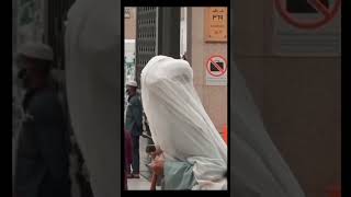 Old man viral video in masjid nabawi #masjidnabawi #islamicstatus #mecca #madina #islamicshorts