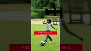 When #srk played football with little #ananyapanday #suhanakhan #shanayakapoor #aryankhan 😎
