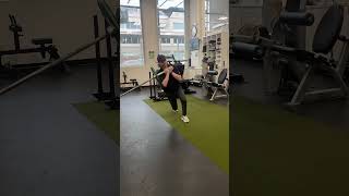 Landmine Reverse Lunge with Knee Drive