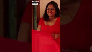 Aunty hot in red saree