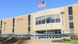 State-wide classroom cell phone ban legislation in the works for Illinois