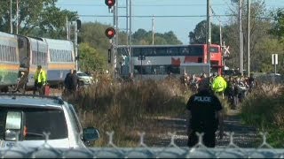 Six morts dans une collision entre un bus et un train à Ottawa