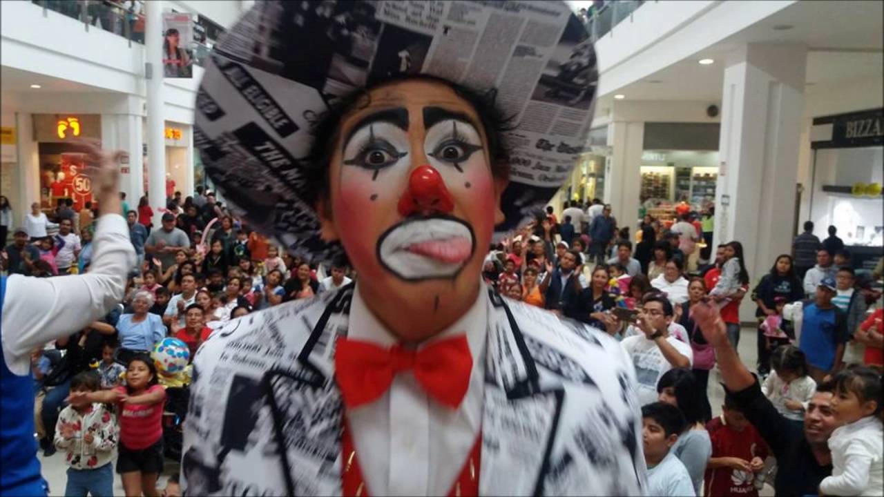 Payasos En La Ciudad De Mexico - YouTube