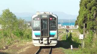 2023.04.27　JR木造駅　五能線 鯵ケ沢行き発車【GV-E400系・822D】　2023.04.27