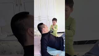 Xiong Haizi was so filial that he almost sent his father away!# Cute baby#Cute# goofy baby# smart b