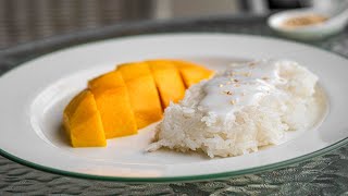 Thai Mango mit Klebreis - Thailändisches Dessert mit Kokosmilch