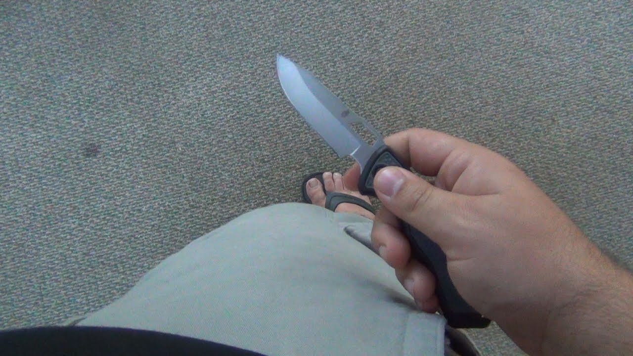 How To Carry Your Folding Knives...Tip Up Vs. Tip Down ?!?!?! - YouTube