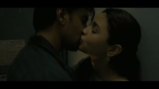 Alia Bhatt and Ranveer Singh train kissing scene Gully Boy