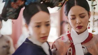 Hailan became angry when she saw this scene, she pushed the concubine away and rushed towards Ruyi!