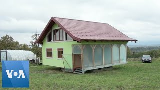 Bosnian Builds Rotating House