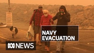 Nervous wait as naval ship prepares for mass evacuation of Mallacoota | ABC News