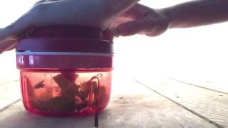 How to use the Tupperware Turbo Chopper