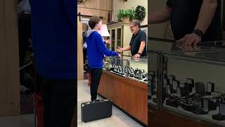 Negotiating a pawn shop￼