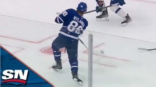 Maple Leafs' William Nylander Wires Shot Past Andrei Vasilevskiy During Delayed Penalty on Lightning