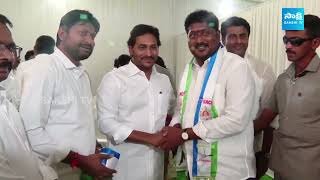 TDP BC Sadhikara State Convener Ashok Goud Joins YSRCP | CM YS Jagan @SakshiTVLIVE