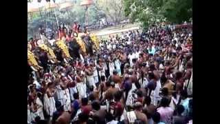 PERUVANAM rocking at thrissur pooram.3gp