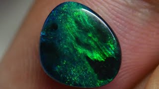 2.09 cts Australian Black Opal Solid Lightning Ridge