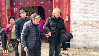 80-year-old old man looks for hometown, special gifts moved to tears