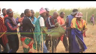 Utata waibuka! kisa cha mtoto aliyetumbukia mtoni akiwakimbia polisi.