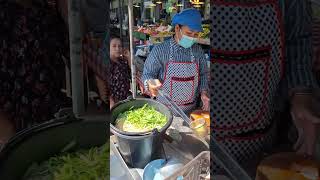 ก๋วยเตี๋ยวป๊อกๆกากหมูร้านนี้ รอหน่อยนะจร้า คิวเยอะ