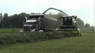 2012 Wisconsin Farm Show - Claas Jaguar 980 Forage Harvester