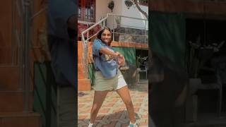 ආදරෙන් නෙලාපු පිළිමයක් ඔයා 😍 #pilimayakoya #dance #tiktok #prageethperera #shorts #viralvideo