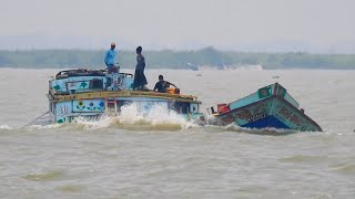 মেঘনার ঢেউয়ে দুলছে বালুবোঝাই বাল্কহেড |Cargo bulkhead in massive waves |Overloaded bulkhead