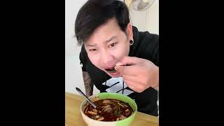 ก๋วยจั๊บอุบลปรุงแบบเผ็ดๆ ซดร้อนๆ | ปังปอนด์Channel