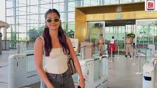 Pooja Hegde Spotted At Mumabi Airport Departure | #poojahegde #spotted #bollywoodhelpline