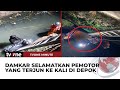 Dramatis! Damkar Depok Selamatkan Pemotor yang Terjun ke Kali Pakai Tandu | tvOne Minute