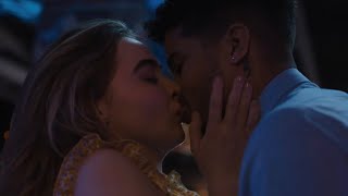 Quinn and Jake’s first kiss | Work It VOSTFR