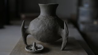 pottery 陶芸　蓋付足付き香炉