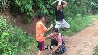 人贩子进村作案抱小孩拉到隐蔽地方割器官