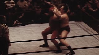 カール・ゴッチ \u0026 レネ・グレイ vs  ラギッド・ラシアンズ (1972年1月22日)