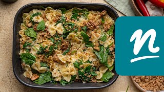 Spenótos-kecskesajtos farfalle diós morzsával recept | Nosalty